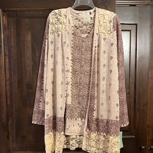 Cream and Brown Patterned Top

*** Brand is Bad Little Country Girl****